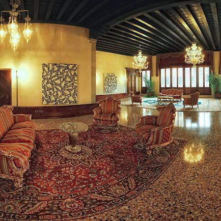 Hotel Liassidi Palace Velence Kültér fotó